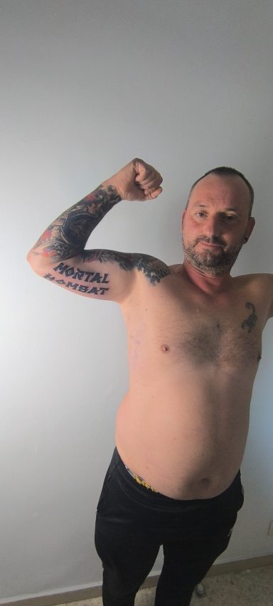 Nuestro amigo Jhony el segundo cliente del estudio